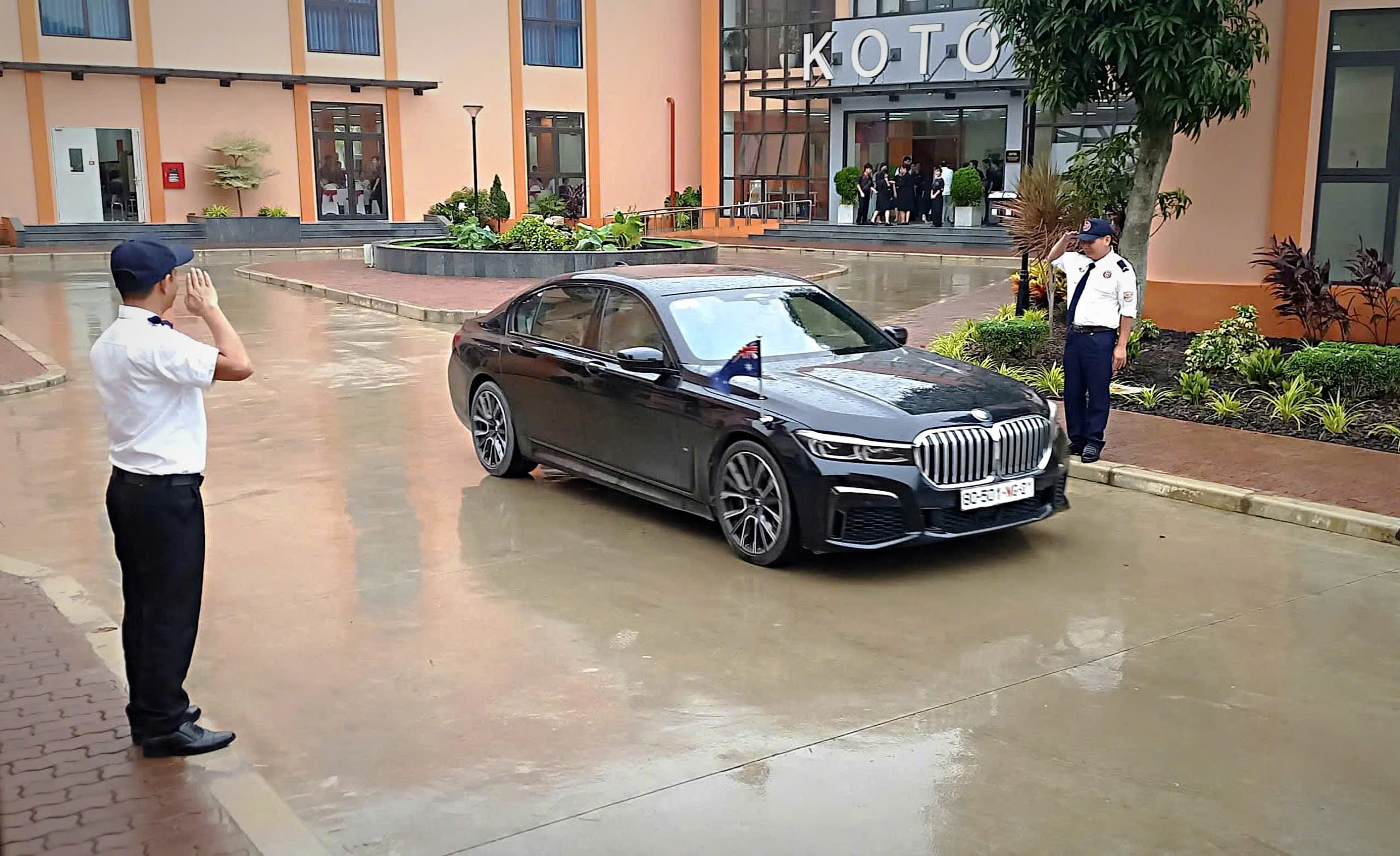 Dịch vụ là Phục vụ – Khi người bảo vệ trở thành một phần của trải nghiệm khách tới KOTO